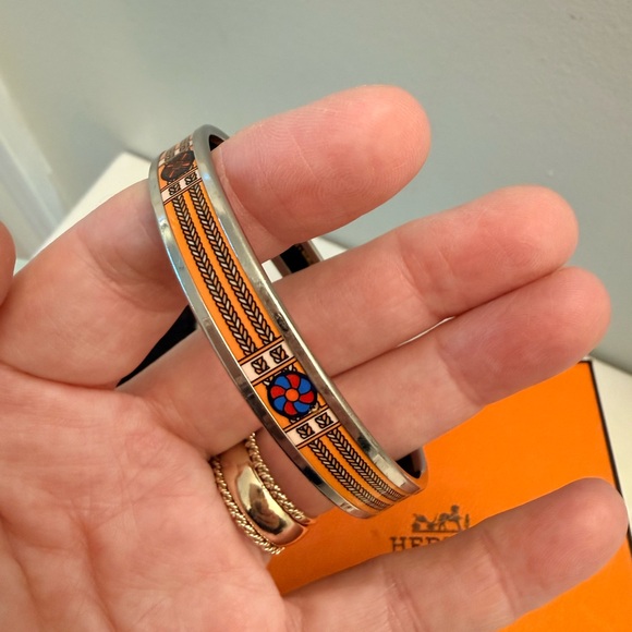 Hermès Narrow Enamel Bangle Bracelet - Picture 3 of 7